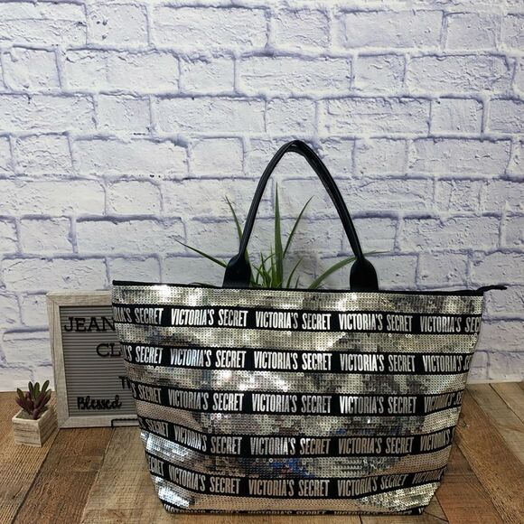 VICTORIAS SECRET Limited Edition Black & Silver Sequin Tote Bag $68 - Picture 4 of 10